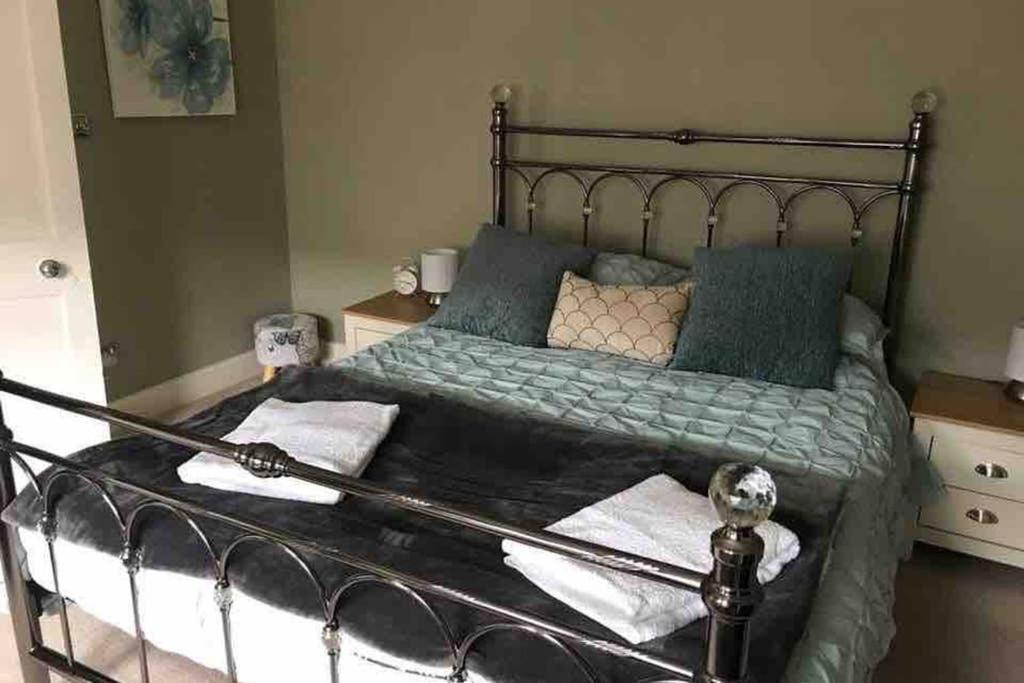 8A Tweed Cottage, Just Off The High St In Пийбълс Екстериор снимка