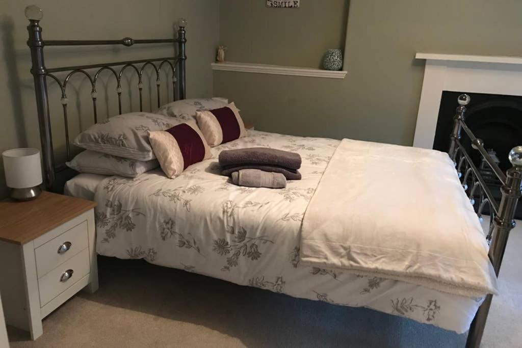 8A Tweed Cottage, Just Off The High St In Пийбълс Екстериор снимка