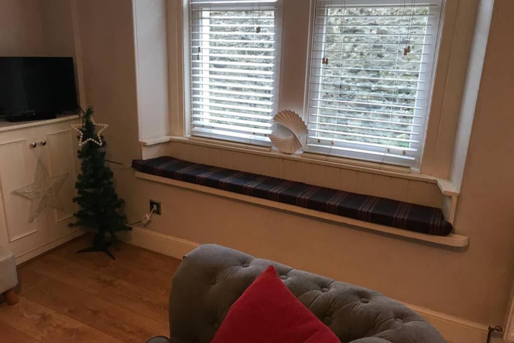 8A Tweed Cottage, Just Off The High St In Пийбълс Екстериор снимка