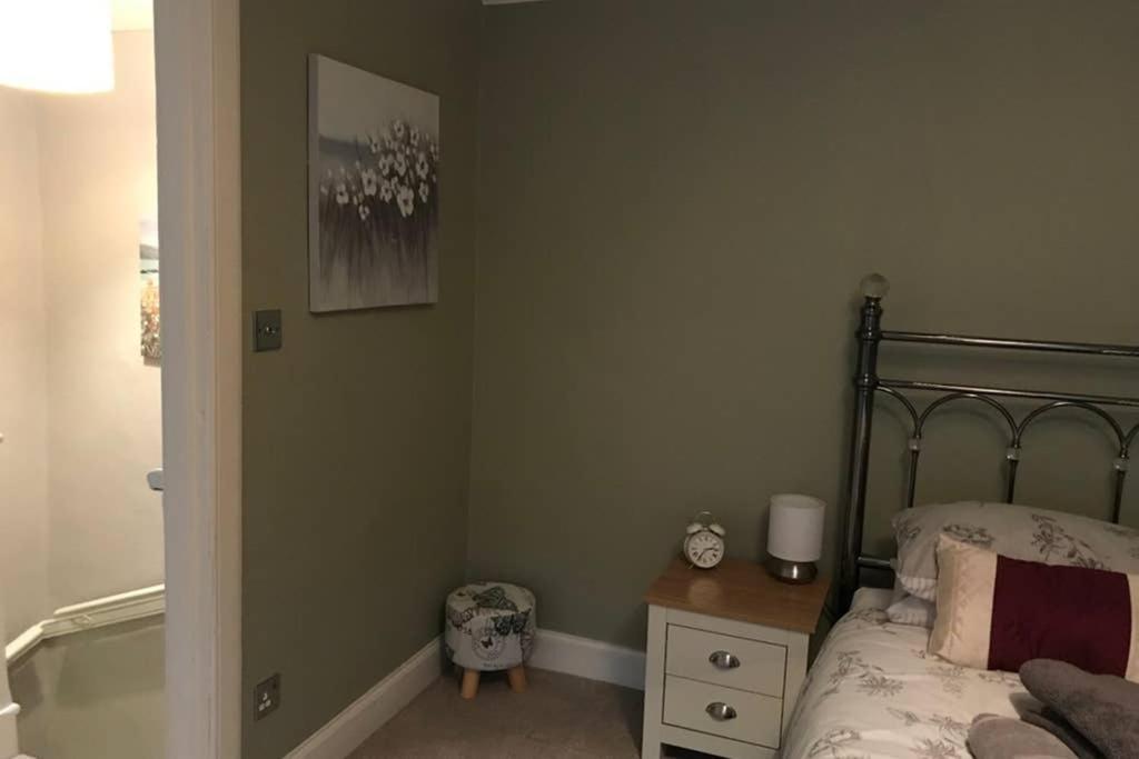 8A Tweed Cottage, Just Off The High St In Пийбълс Екстериор снимка