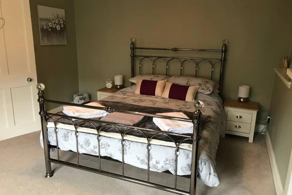8A Tweed Cottage, Just Off The High St In Пийбълс Екстериор снимка