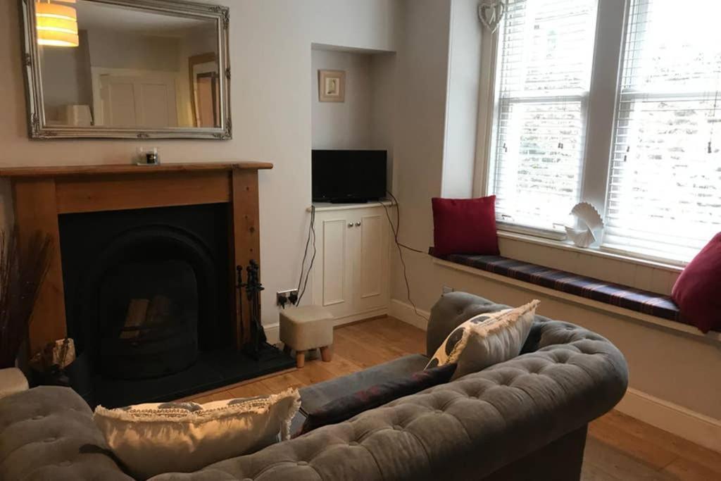 8A Tweed Cottage, Just Off The High St In Пийбълс Екстериор снимка